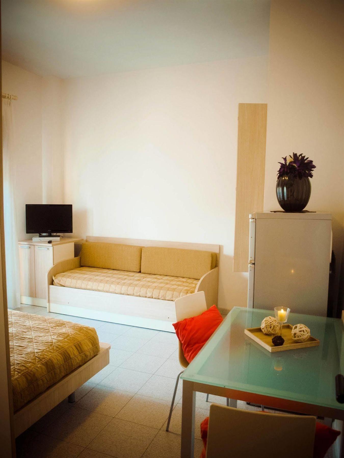 Residence Internazionale Rimini Bagian luar foto