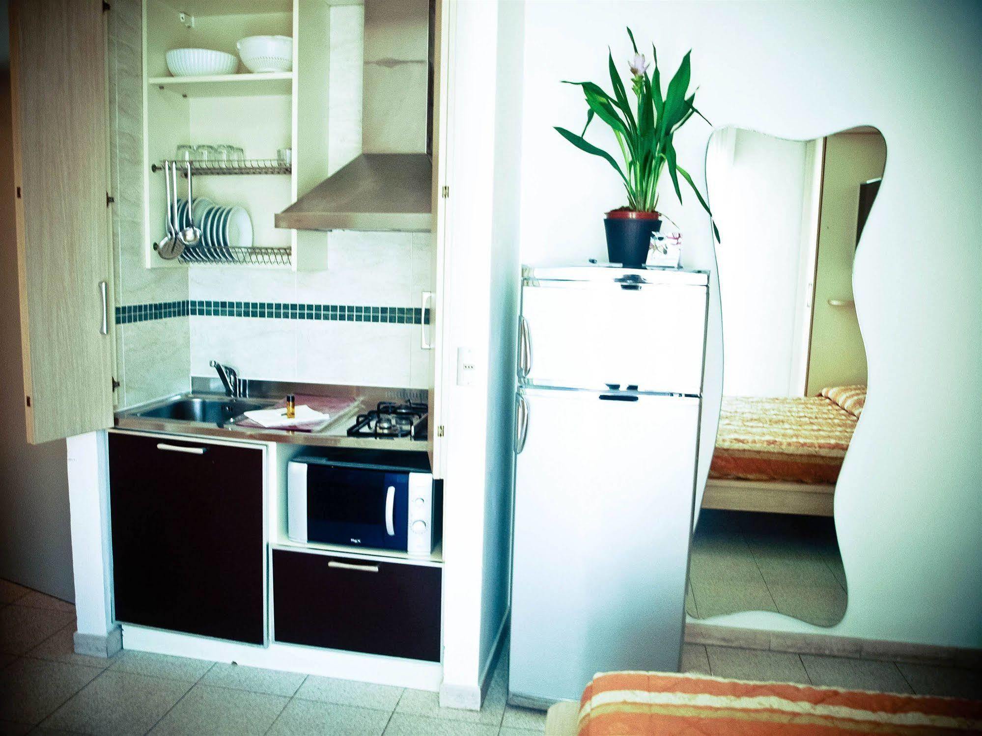 Residence Internazionale Rimini Bagian luar foto