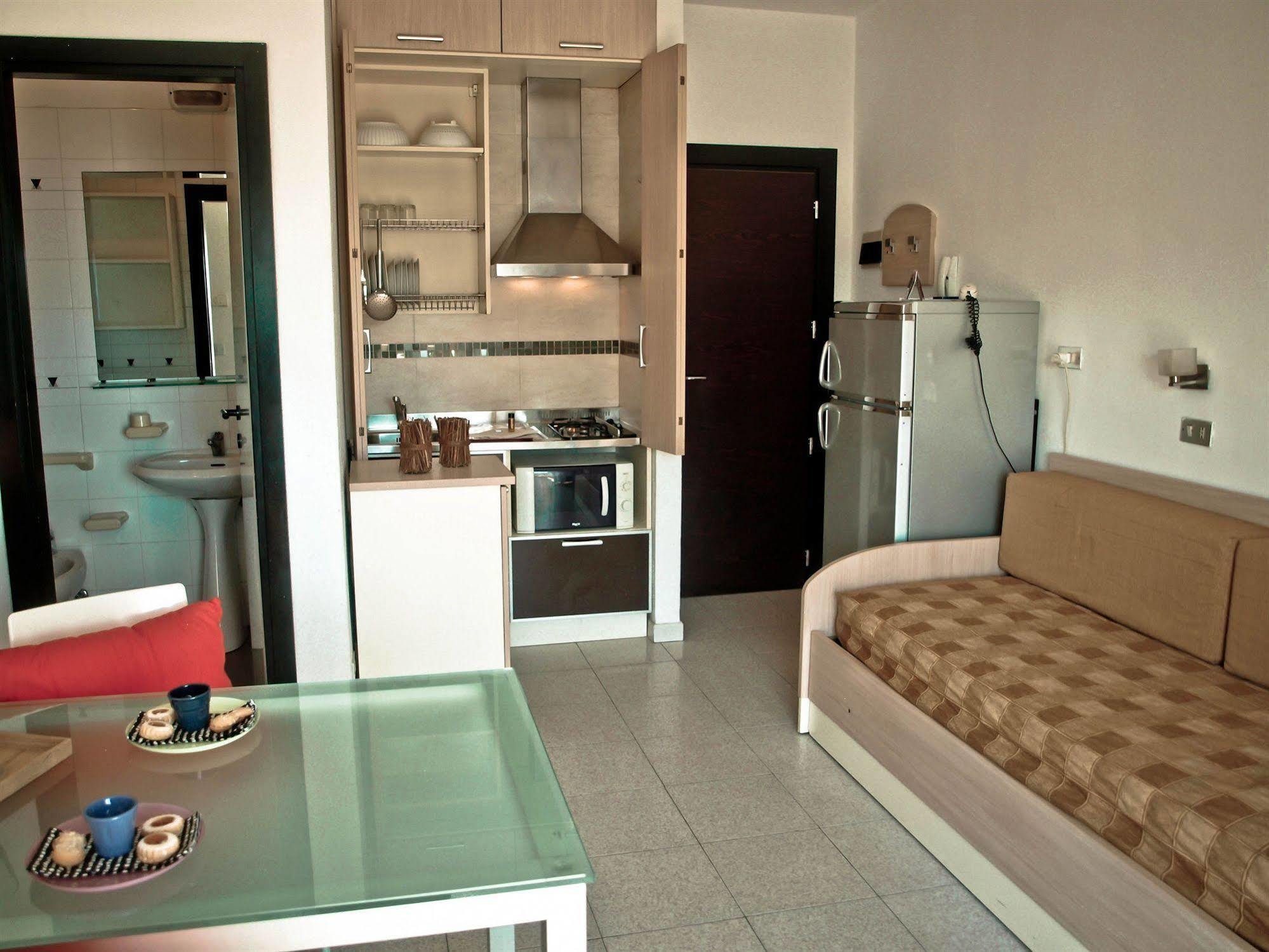 Residence Internazionale Rimini Bagian luar foto